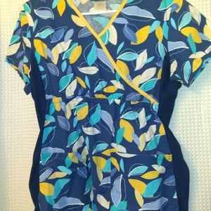 Super cute scrub top